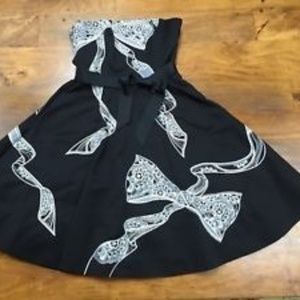 White House Black Market Bow Embroidered Dress